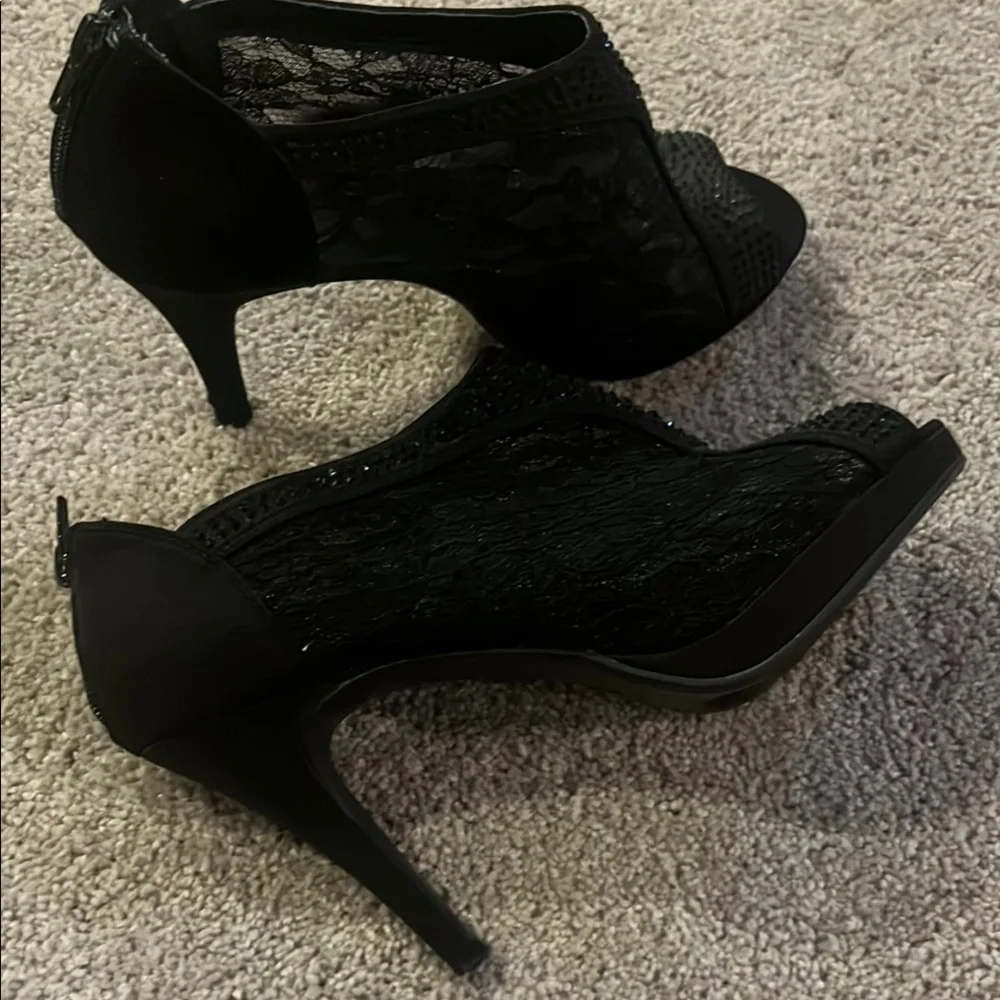 Elegant Black Lace Peep-Toe Heels - Picture 4 of 4